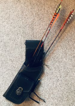 HQ-05 HIP QUIVER – Arrow